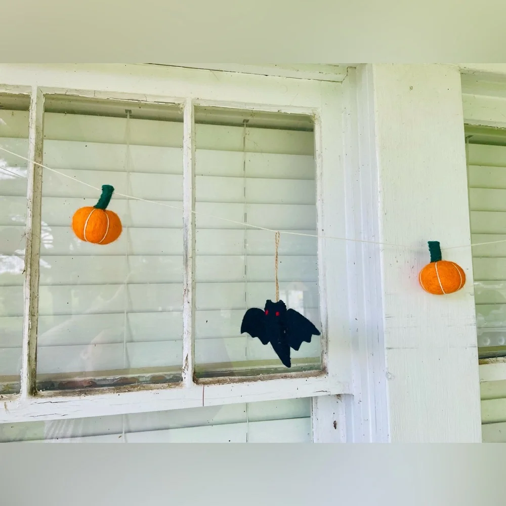 *Bats and Pumpkins Halloween Felt Garland